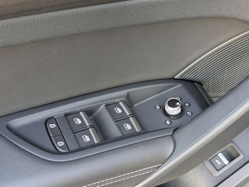 Used 2023 Audi Q5 2.0T Premium Plus w/ Premium Plus Package image 11