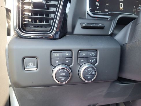 Used 2024 GMC Sierra 1500 AT4X image 27