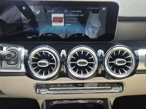 Used 2021 Mercedes-Benz GLB 250 image 19
