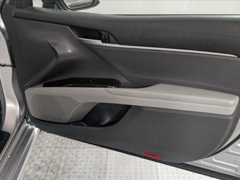 Used 2021 Toyota Camry SE image 22