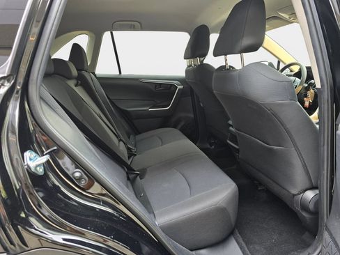 Used 2020 Toyota RAV4 LE AWD/4WD image 13