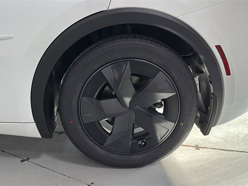 New 2026 Toyota Prius Plug-In Hybrid image 23