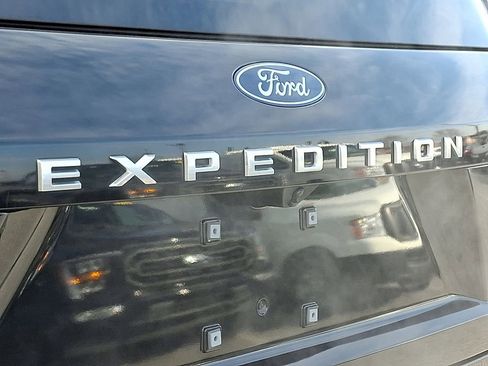 Certified 2025 Ford Expedition Active image 32
