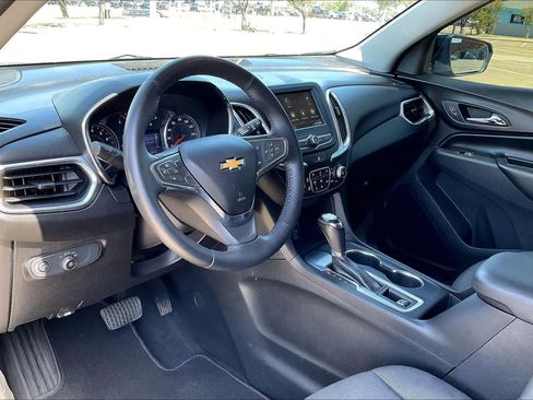 Used 2019 Chevrolet Equinox LT FWD image 2
