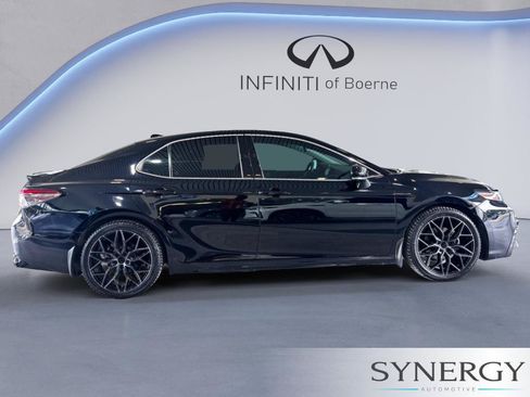 Used 2021 Toyota Camry XSE FWD image 4