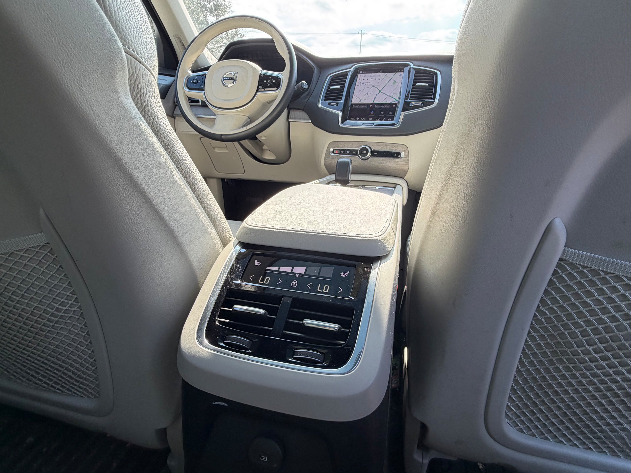 Certified 2025 Volvo XC90 T8 Plus w/ Protection Package AWD/4WD image 13