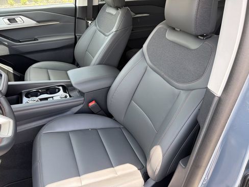 New 2026 Ford Explorer Active w/ Active Comfort Package RWD image 22
