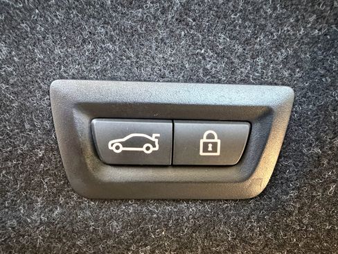 Used 2021 BMW 330i Sedan w/ Executive Package image 13