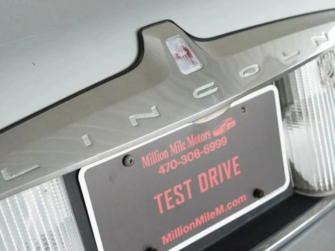 Used 1998 Lincoln Town Car Executive image 21