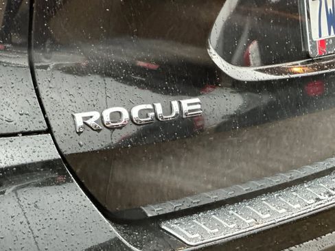 Used 2017 Nissan Rogue SL image 34