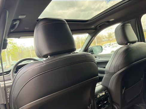 Used 2024 Jeep Grand Cherokee L Limited w/ Luxury Tech Group II image 29