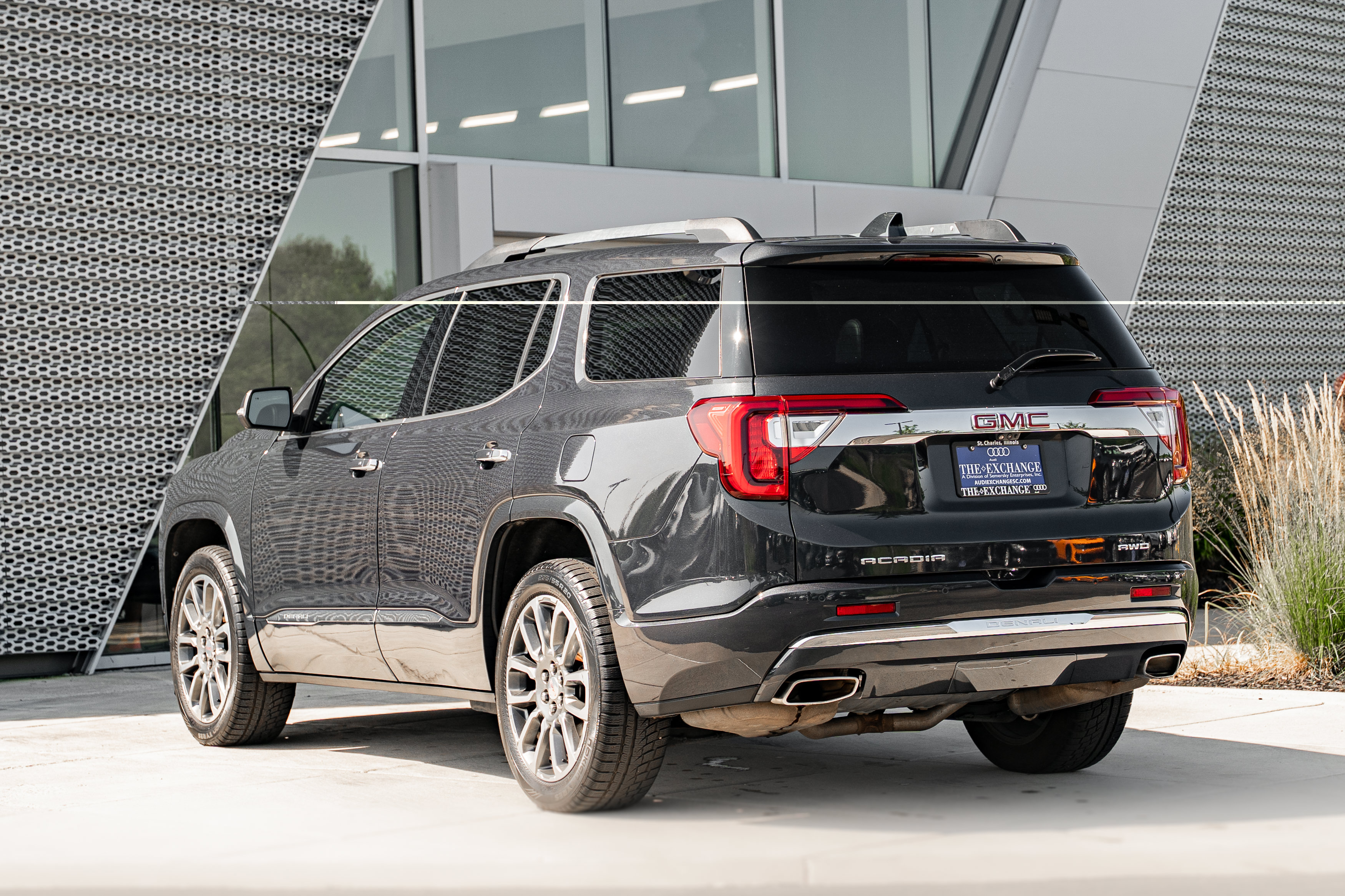 Used 2021 GMC Acadia Denali w/ Denali Ultimate Package AWD/4WD image 5
