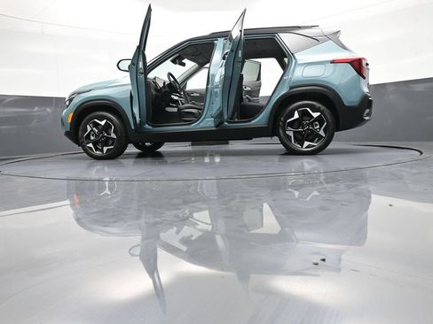Certified 2025 Kia Seltos S AWD/4WD image 48