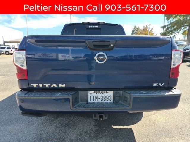 Certified 2018 Nissan Titan SV w/ SV Convenience Package RWD image 4