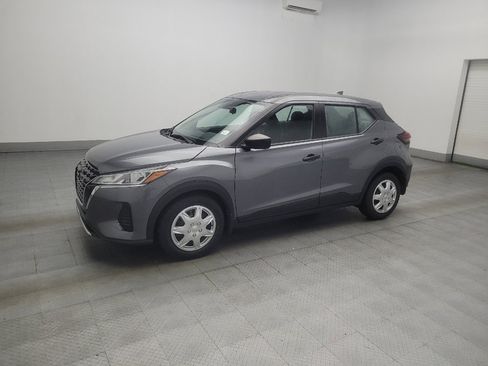 Used 2023 Nissan Kicks S FWD image 2