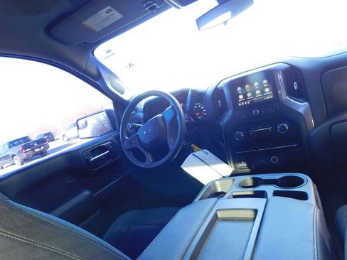 Used 2019 Chevrolet Silverado 1500 Custom Trail Boss w/ Custom Convenience Package image 3