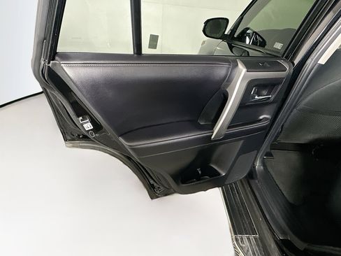 Used 2018 Toyota 4Runner SR5 image 26