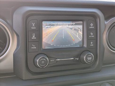 Used 2020 Jeep Wrangler Unlimited Sport image 15