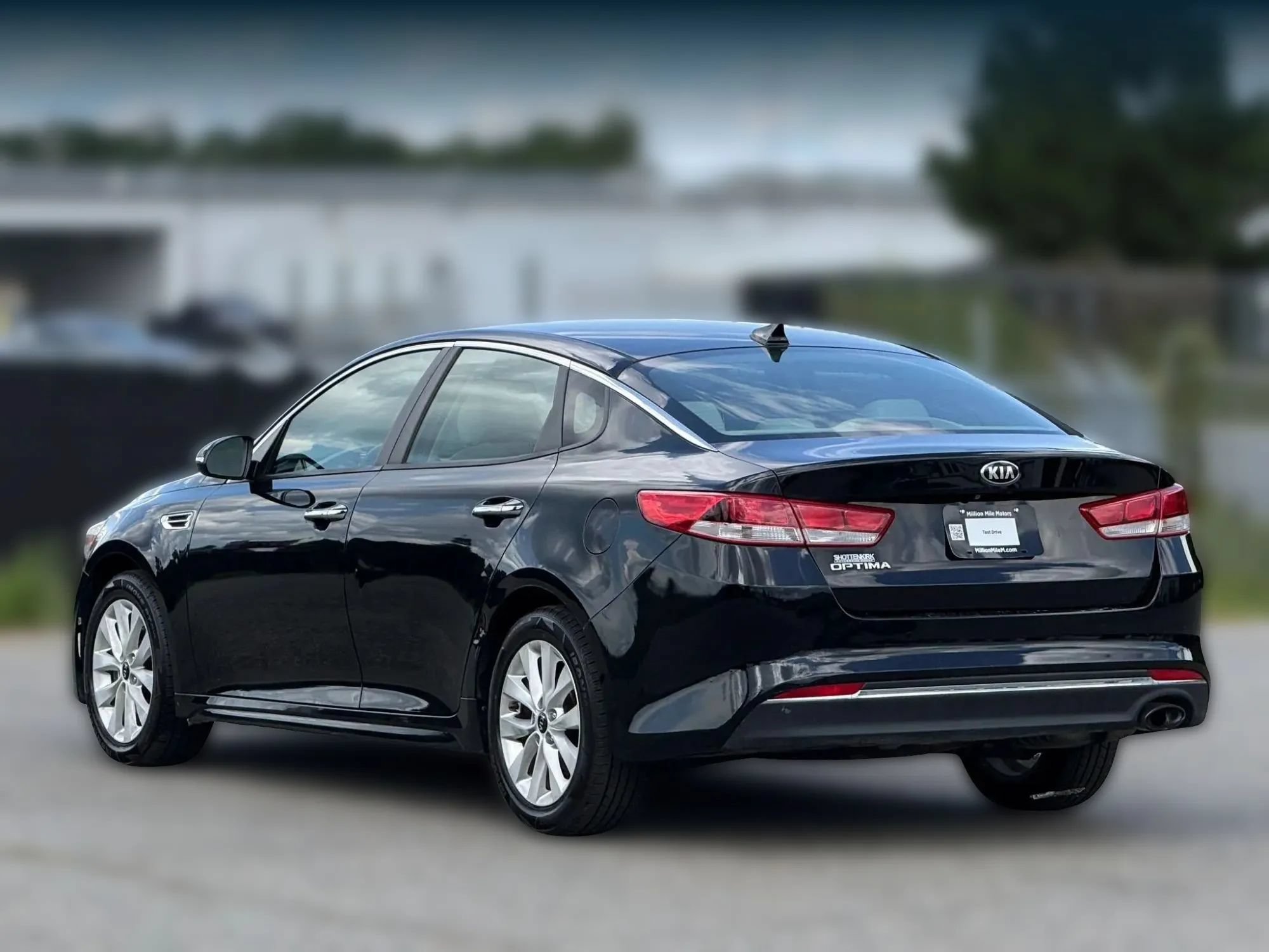 Used 2018 Kia Optima LX w/ 17" Alloy Wheels Package FWD image 10