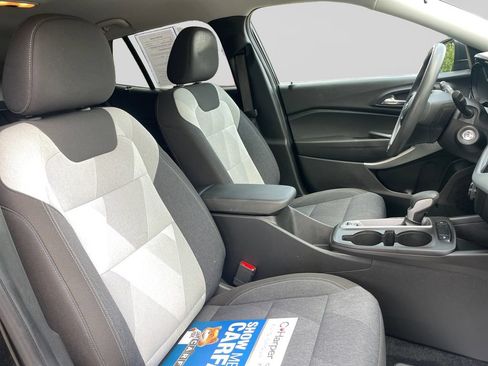 Used 2024 Chevrolet Trax LS FWD image 11