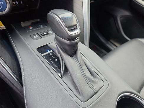 Used 2021 Toyota Venza Limited w/ Advanced Technology Package image 16