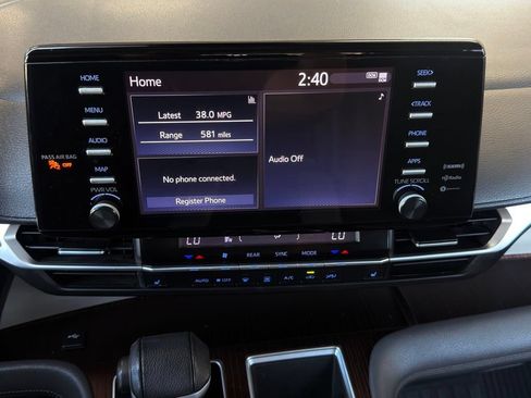 Used 2021 Toyota Sienna XLE FWD image 12