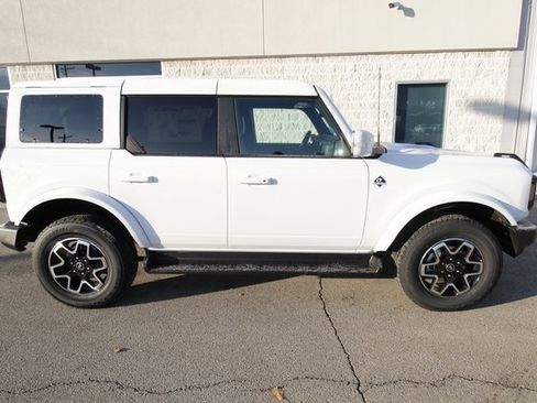 New 2025 Ford Bronco Outer Banks image 15