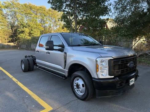 Used 2023 Ford F350 XL image 2