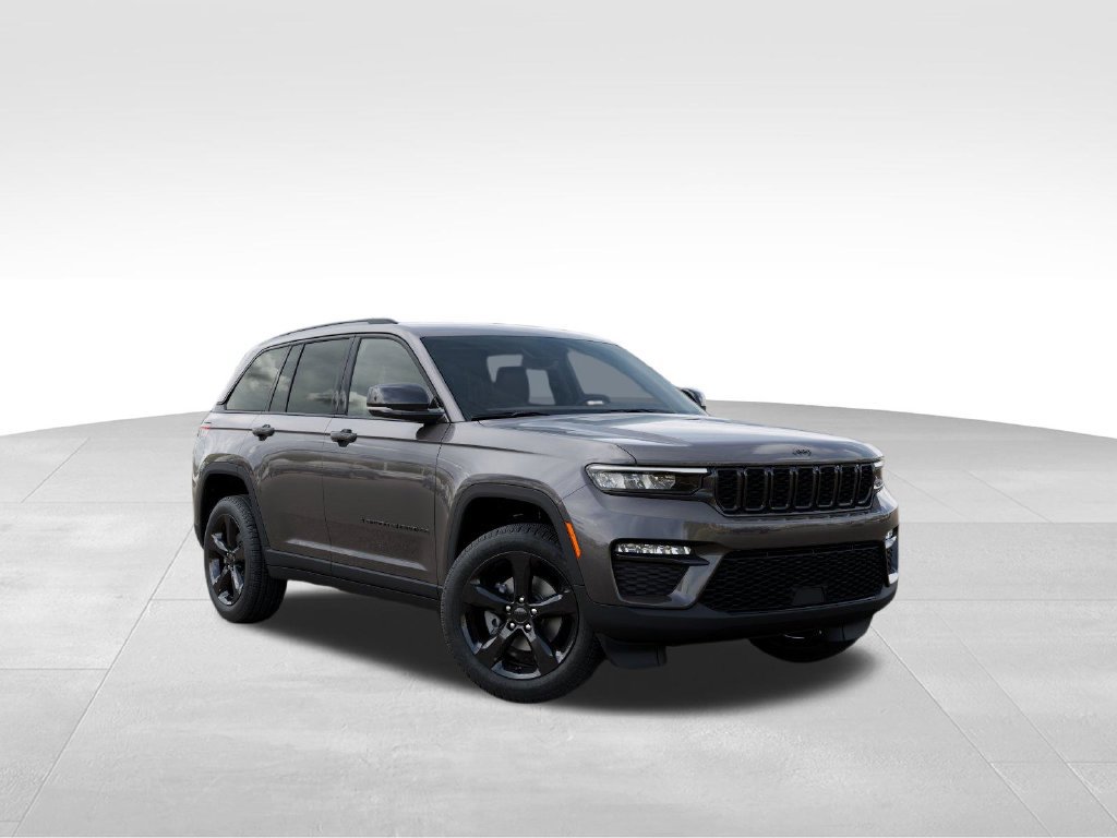 Used 2025 Jeep Grand Cherokee Limited w/ Black Appearance Package AWD/4WD image 5