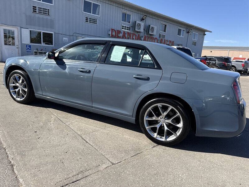 Used 2014 Chrysler 300 S RWD image 4