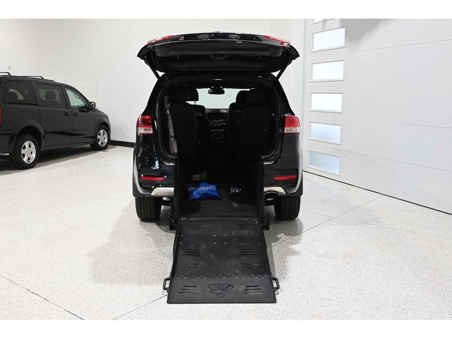 Used 2018 Kia Sorento SX FWD image 18