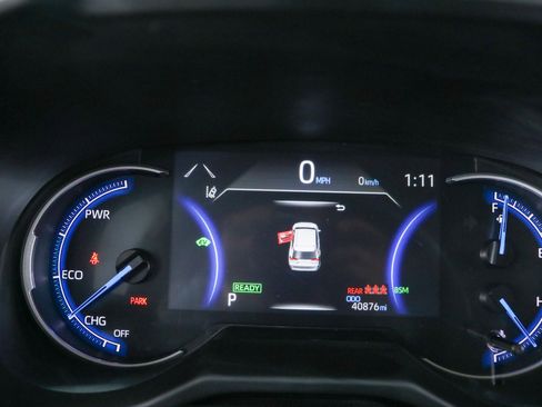 Used 2025 Toyota RAV4 XLE AWD/4WD image 15