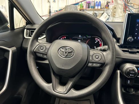 Certified 2025 Toyota RAV4 XLE AWD/4WD image 19