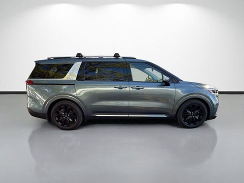Used 2022 Kia Carnival SX FWD image 2