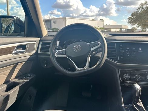 Certified 2023 Volkswagen Atlas SE image 46