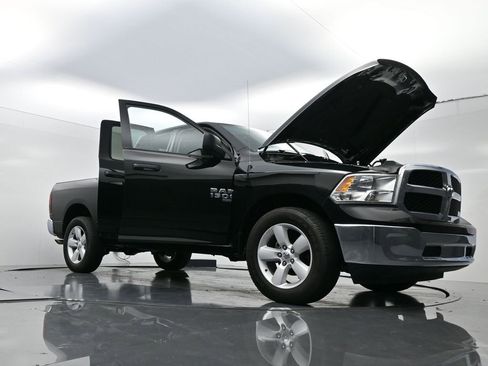 Used 2024 RAM 1500 Classic SLT image 29