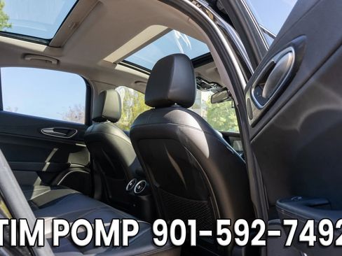 Used 2020 Alfa Romeo Giulia Sprint w/ Cold Weather Package AWD/4WD image 14