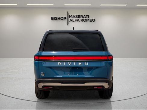 Used 2025 Rivian R1S Adventure AWD/4WD image 4