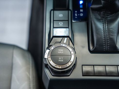 Certified 2025 Toyota Tacoma SR5 image 25