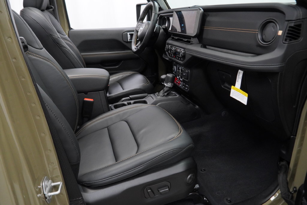 Certified 2025 Jeep Wrangler Unlimited Rubicon 392 AWD/4WD image 48