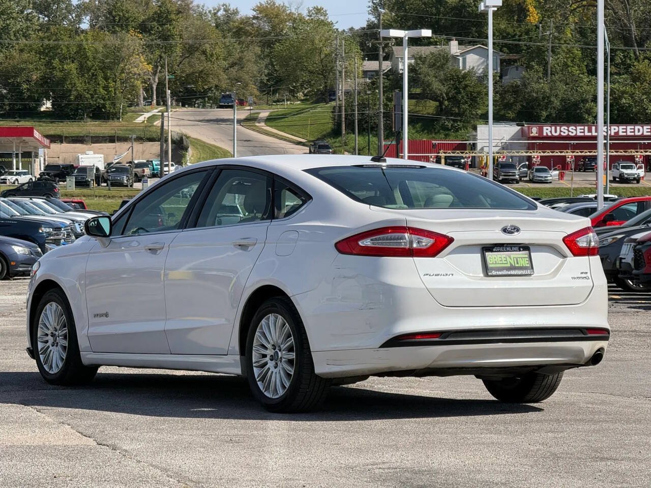 Used 2014 Ford Fusion SE FWD image 2