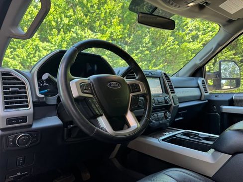 Used 2017 Ford F250 Lariat w/ Chrome Package AWD/4WD image 14