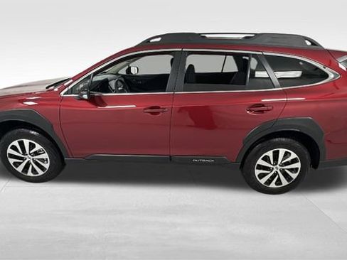 Certified 2025 Subaru Outback Premium image 7