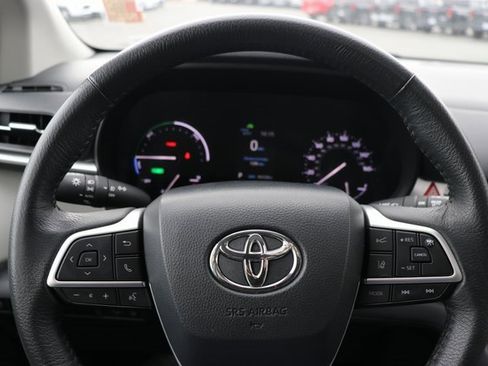 Used 2024 Toyota Sienna XLE image 20