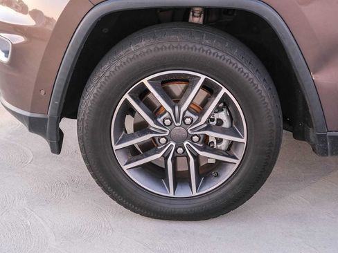 Used 2021 Jeep Grand Cherokee Limited AWD/4WD image 10
