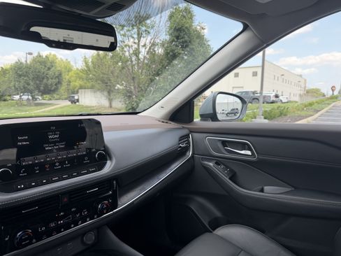 Used 2021 Nissan Rogue SL w/ Premium Package AWD/4WD image 23