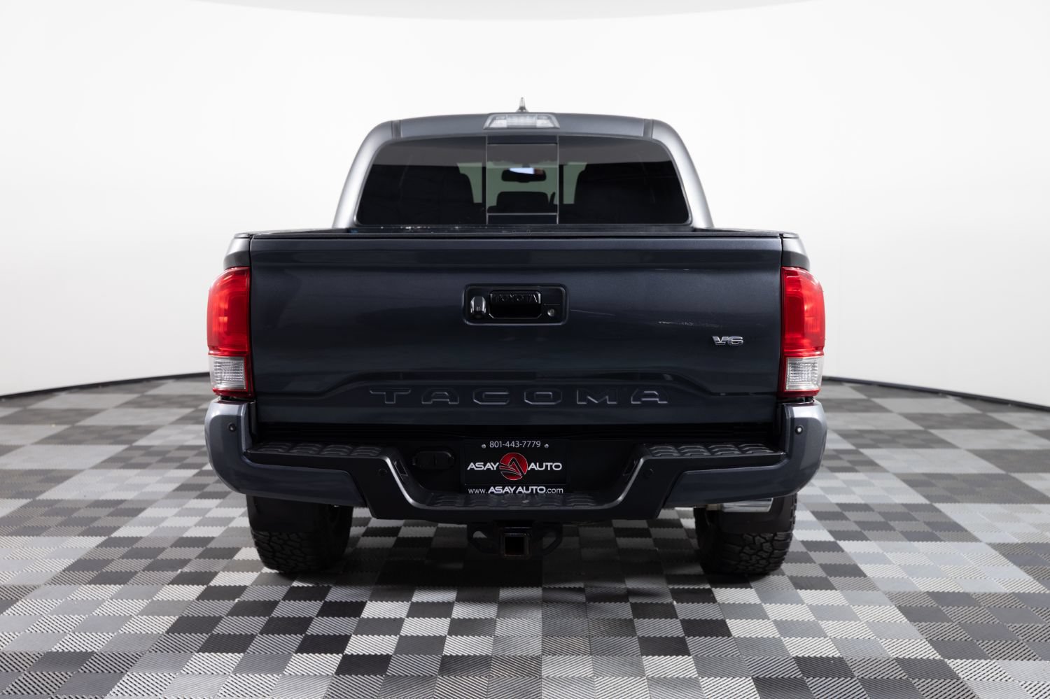 Used 2017 Toyota Tacoma TRD Off-Road w/ Premium & Technology Package AWD/4WD image 6