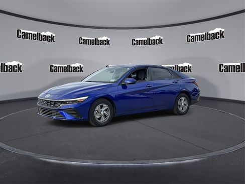 New 2025 Hyundai Elantra SE image 3