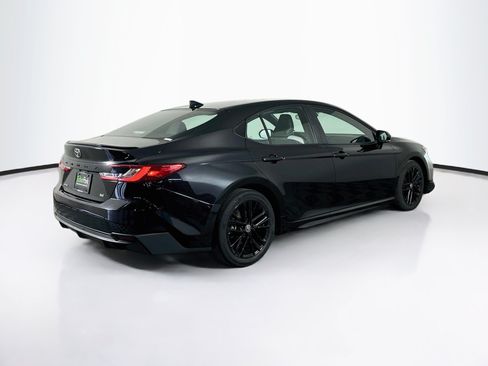 Used 2025 Toyota Camry SE FWD image 9