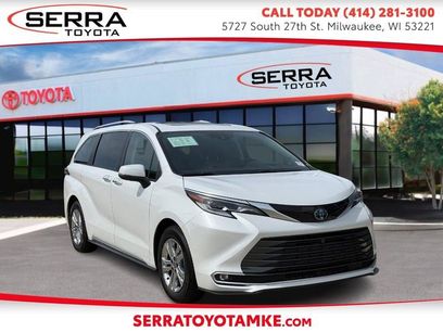 Used 2023 Toyota Sienna Platinum